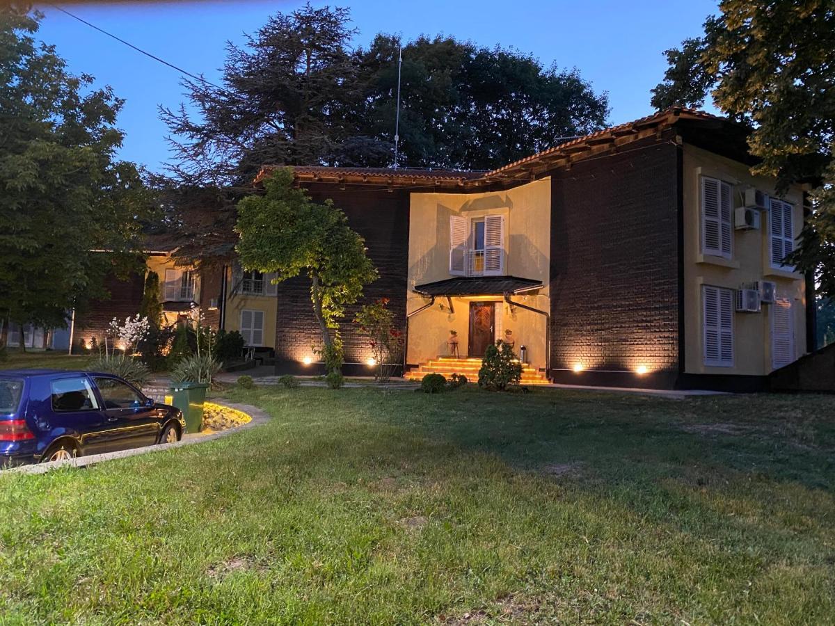 Motel Stari Hrast Markovac Екстер'єр фото
