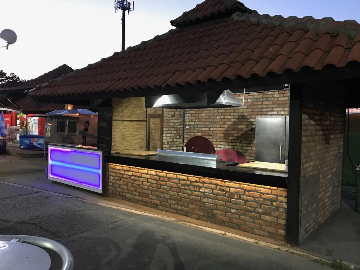 Motel Stari Hrast Markovac Екстер'єр фото