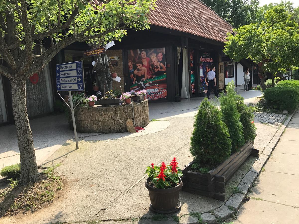 Motel Stari Hrast Markovac Екстер'єр фото