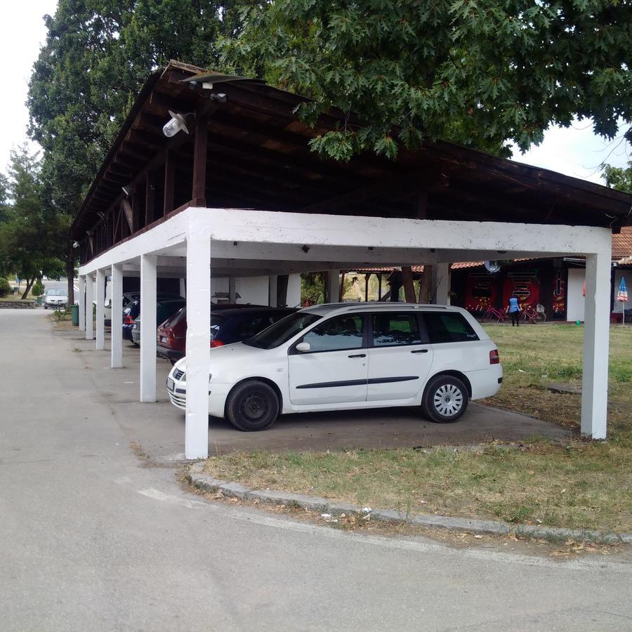 Motel Stari Hrast Markovac Екстер'єр фото