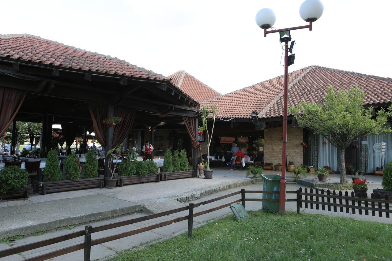 Motel Stari Hrast Markovac Екстер'єр фото
