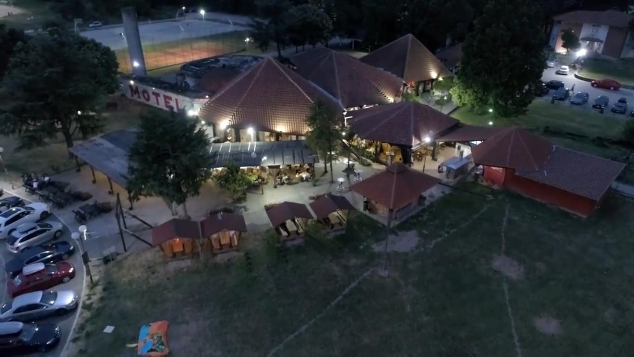 Motel Stari Hrast Markovac Екстер'єр фото