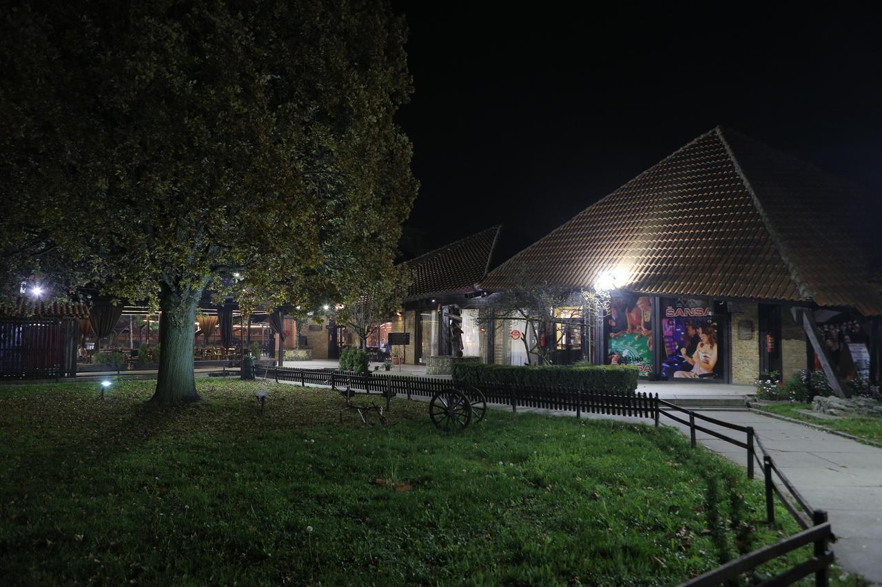 Motel Stari Hrast Markovac Екстер'єр фото